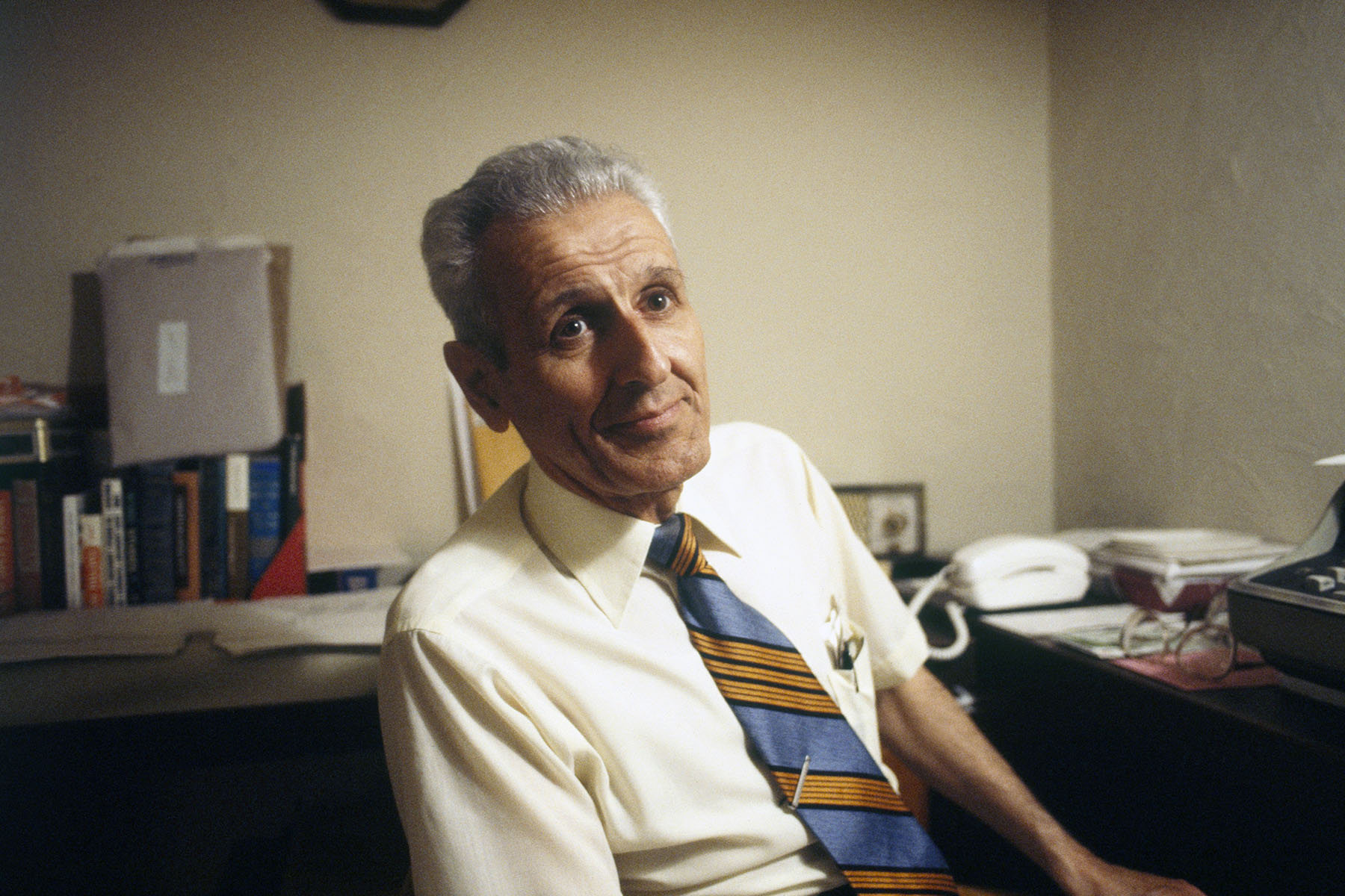 Jack Kevorkian, a Michigan doctor who assisted in the suicides of over a hundred people, poses for a portrait in 1990.